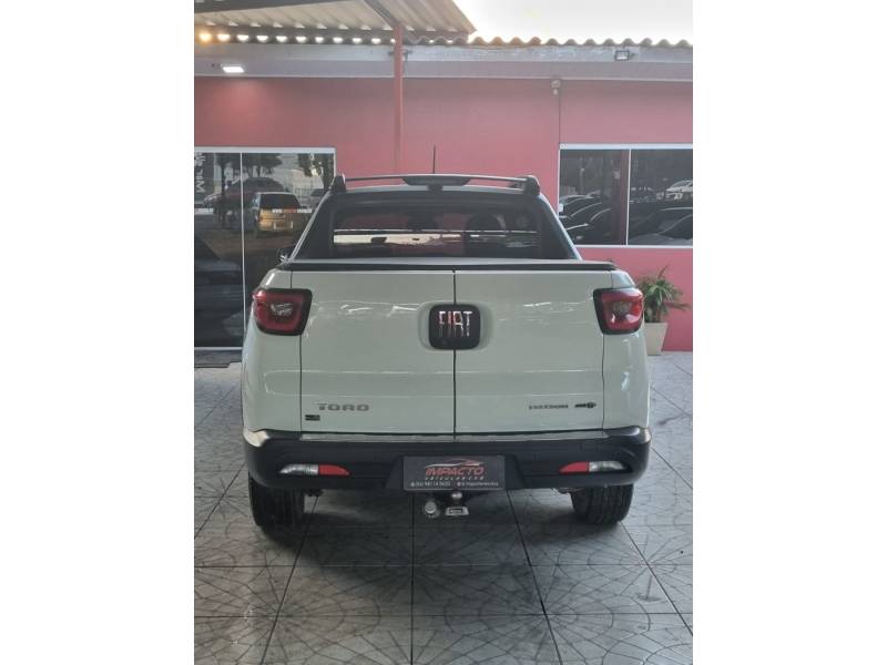FIAT - TORO - 2018/2018 - Branca - R$ 87.900,00
