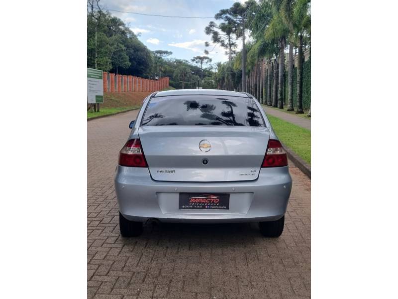 CHEVROLET - PRISMA - 2011/2011 - Prata - R$ 28.900,00