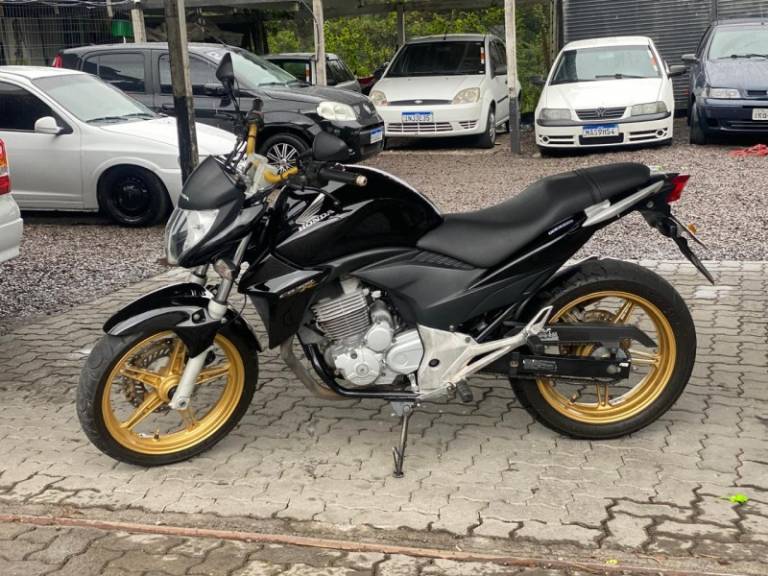 HONDA - CB 300R - 2015/2015 - Preta - R$ 15.900,00
