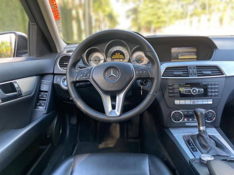MERCEDES-BENZ - C 200 - 2011/2012 - Prata - R$ 82.900,00