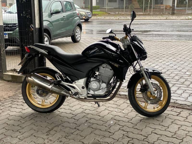 HONDA - CB 300R - 2015/2015 - Preta - R$ 15.900,00