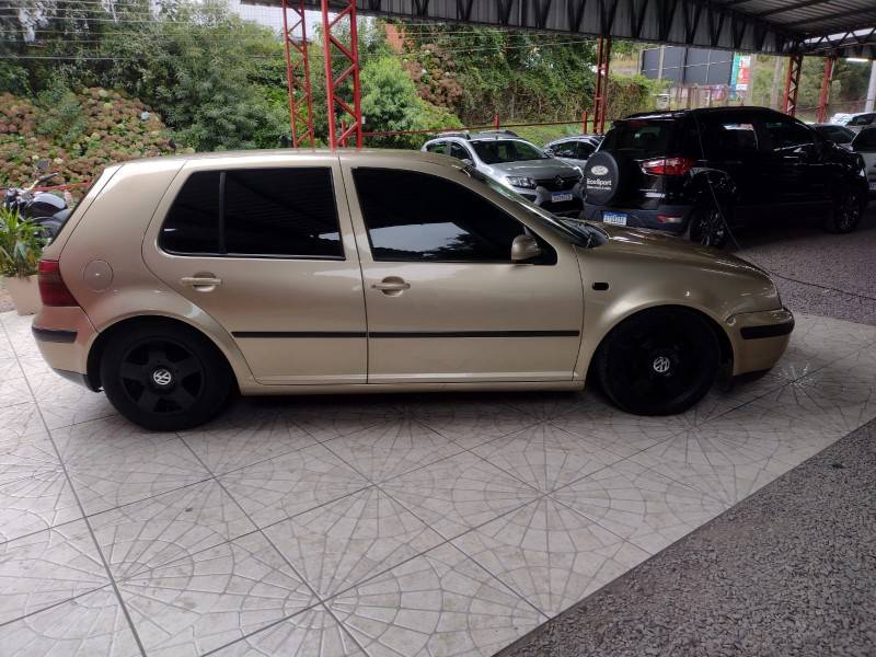 VOLKSWAGEN - GOLF - 2001/2001 - Bege - R$ 27.900,00