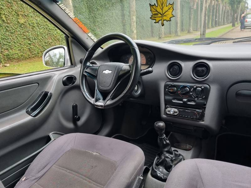 CHEVROLET - CELTA - 2001/2001 - Branca - R$ 17.900,00