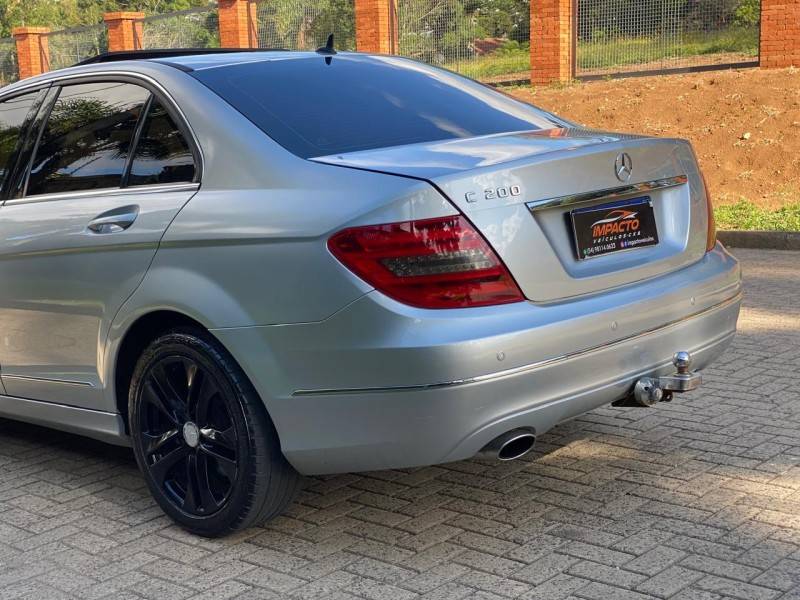MERCEDES-BENZ - C 200 - 2011/2012 - Prata - R$ 82.900,00