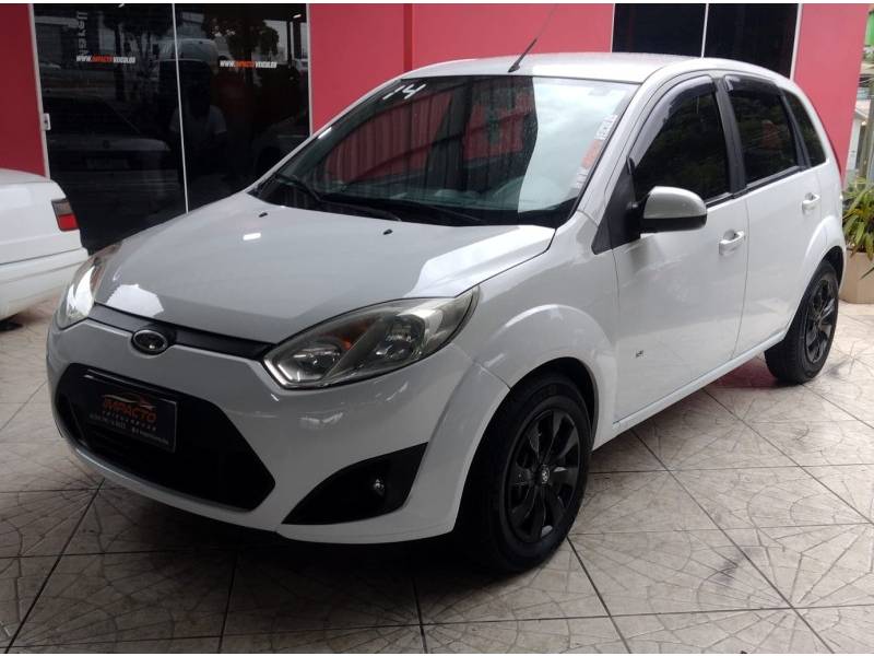 FORD - FIESTA - 2013/2014 - Branca - R$ 33.900,00