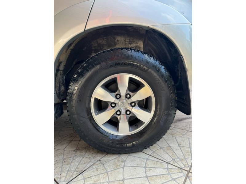 TOYOTA - HILUX SW4 - 2008/2008 - Prata - R$ 105.900,00
