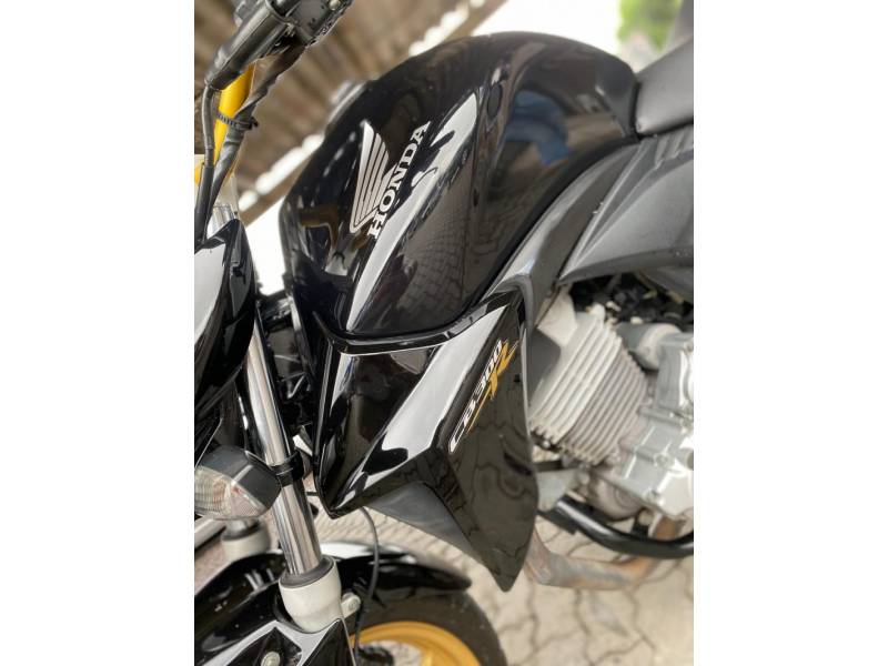 HONDA - CB 300R - 2015/2015 - Preta - R$ 15.900,00