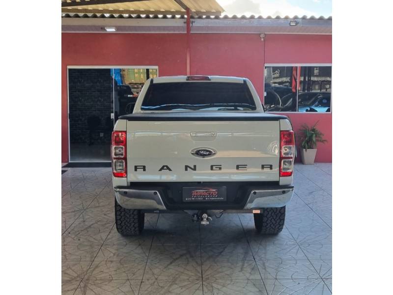 FORD - RANGER - 2018/2019 - Branca - R$ 133.900,00