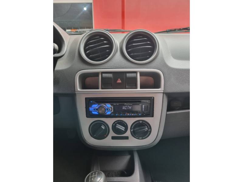 VOLKSWAGEN - GOL - 2013/2013 - Vermelha - R$ 29.900,00