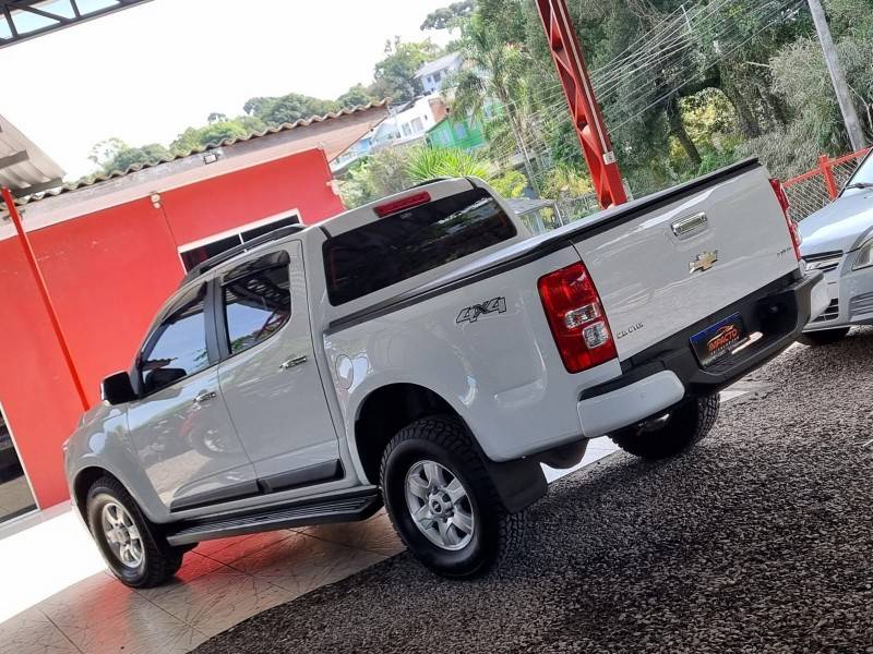 CHEVROLET - S10 - 2013/2013 - Prata - R$ 109.900,00