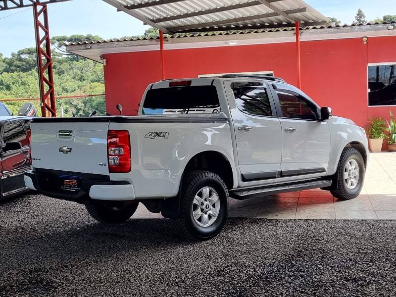 CHEVROLET - S10 - 2013/2013 - Prata - R$ 109.900,00