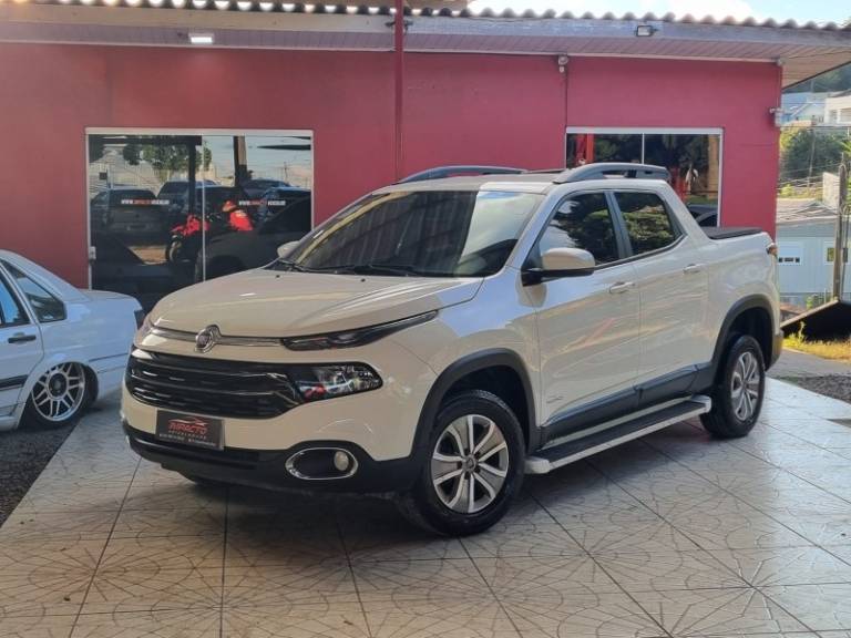FIAT - TORO - 2018/2018 - Branca - R$ 87.900,00