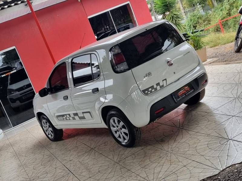 FIAT - UNO - 2017/2017 - Branca - R$ 39.900,00