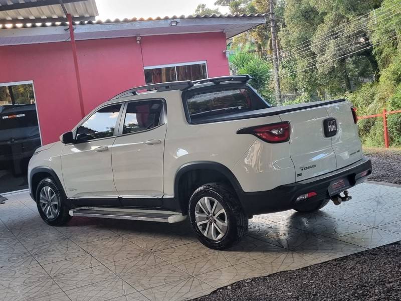 FIAT - TORO - 2018/2018 - Branca - R$ 87.900,00