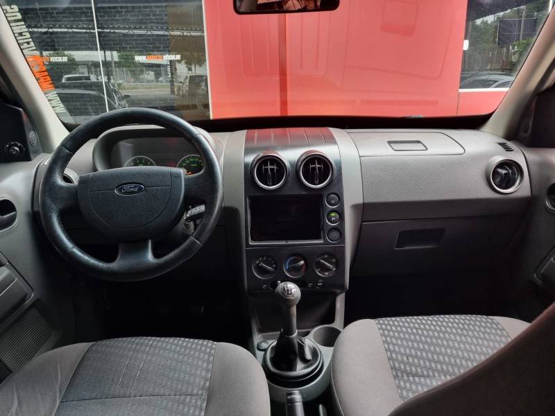 FORD - ECOSPORT - 2007/2007 - Prata - R$ 31.900,00