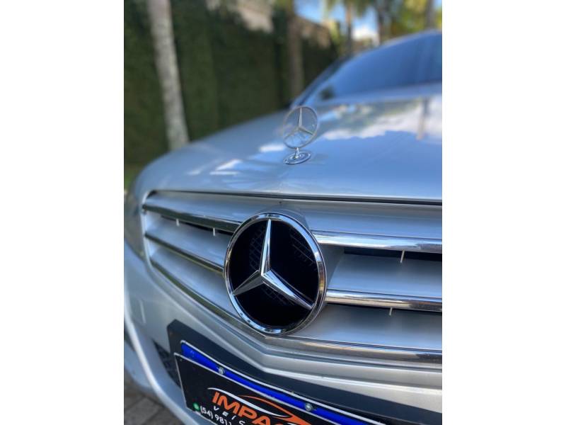 MERCEDES-BENZ - C 200 - 2011/2012 - Prata - R$ 82.900,00