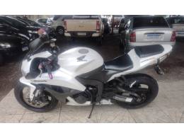HONDA - CBR 600RR - 2011/2011 - Branca - R$ 47.900,00