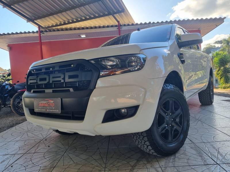 FORD - RANGER - 2018/2019 - Branca - R$ 133.900,00