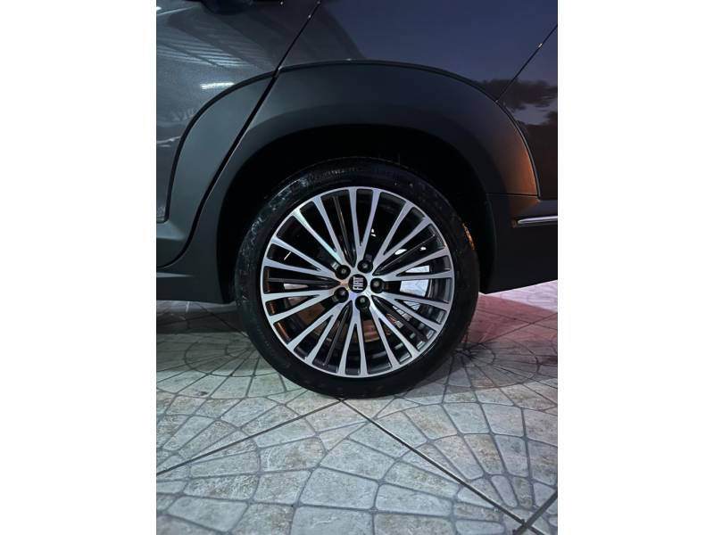 FIAT - FASTBACK - 2023/2024 - Cinza - R$ 135.900,00