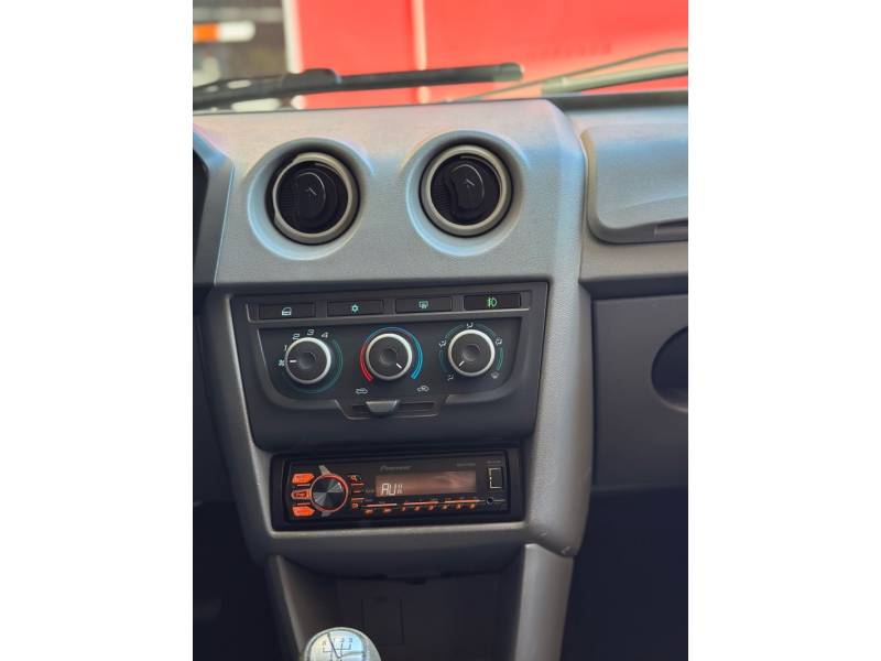 CHEVROLET - PRISMA - 2012/2012 - Preta - R$ 33.900,00