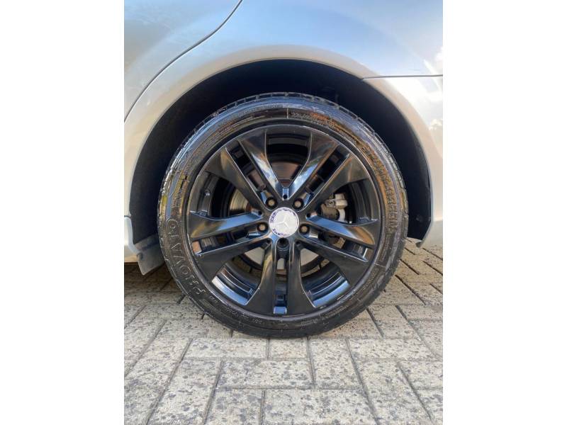 MERCEDES-BENZ - C 200 - 2011/2012 - Prata - R$ 82.900,00