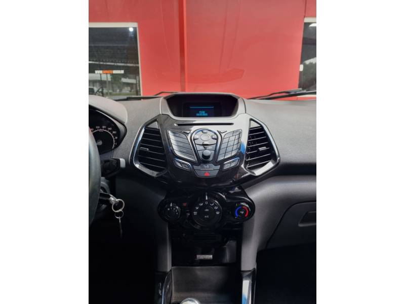 FORD - ECOSPORT - 2014/2015 - Preta - R$ 57.900,00