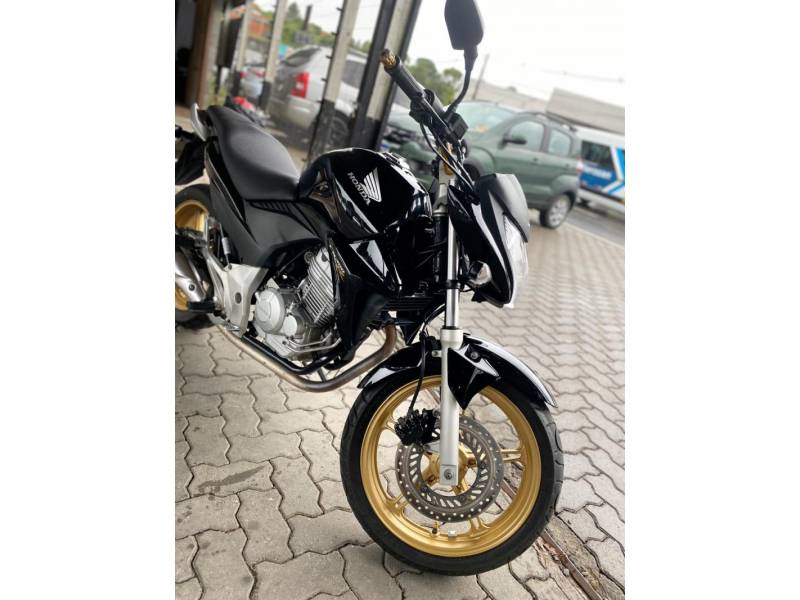 HONDA - CB 300R - 2015/2015 - Preta - R$ 15.900,00